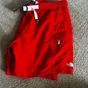 NWT THE NORTH FACE Men’s board, swim shorts, fiery red XL